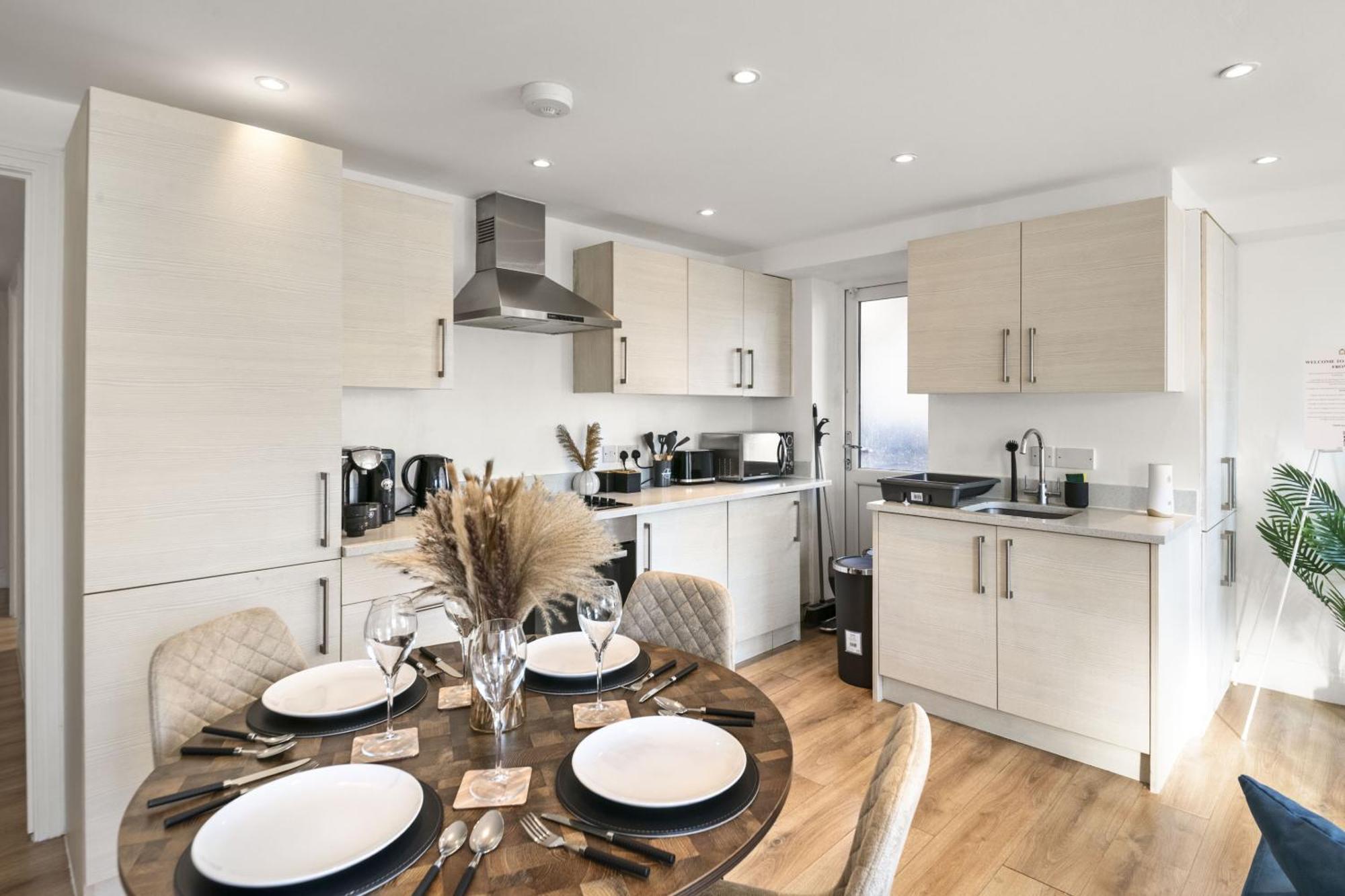2 Bdr, Wembley Stadium, Parking, Family Friendly * London