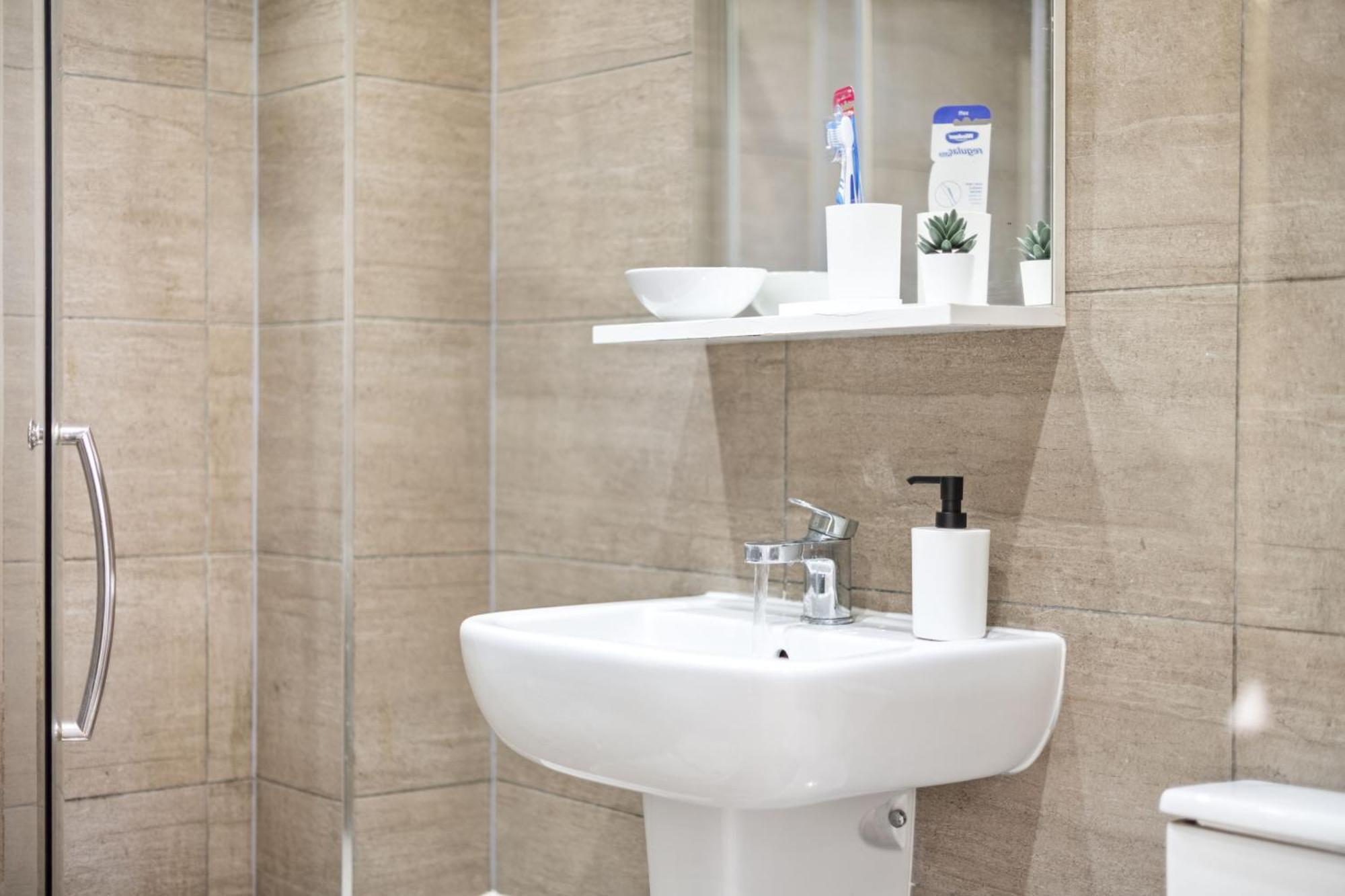 2 Bdr, Wembley Stadium, Parking, Family Friendly Апартаменты