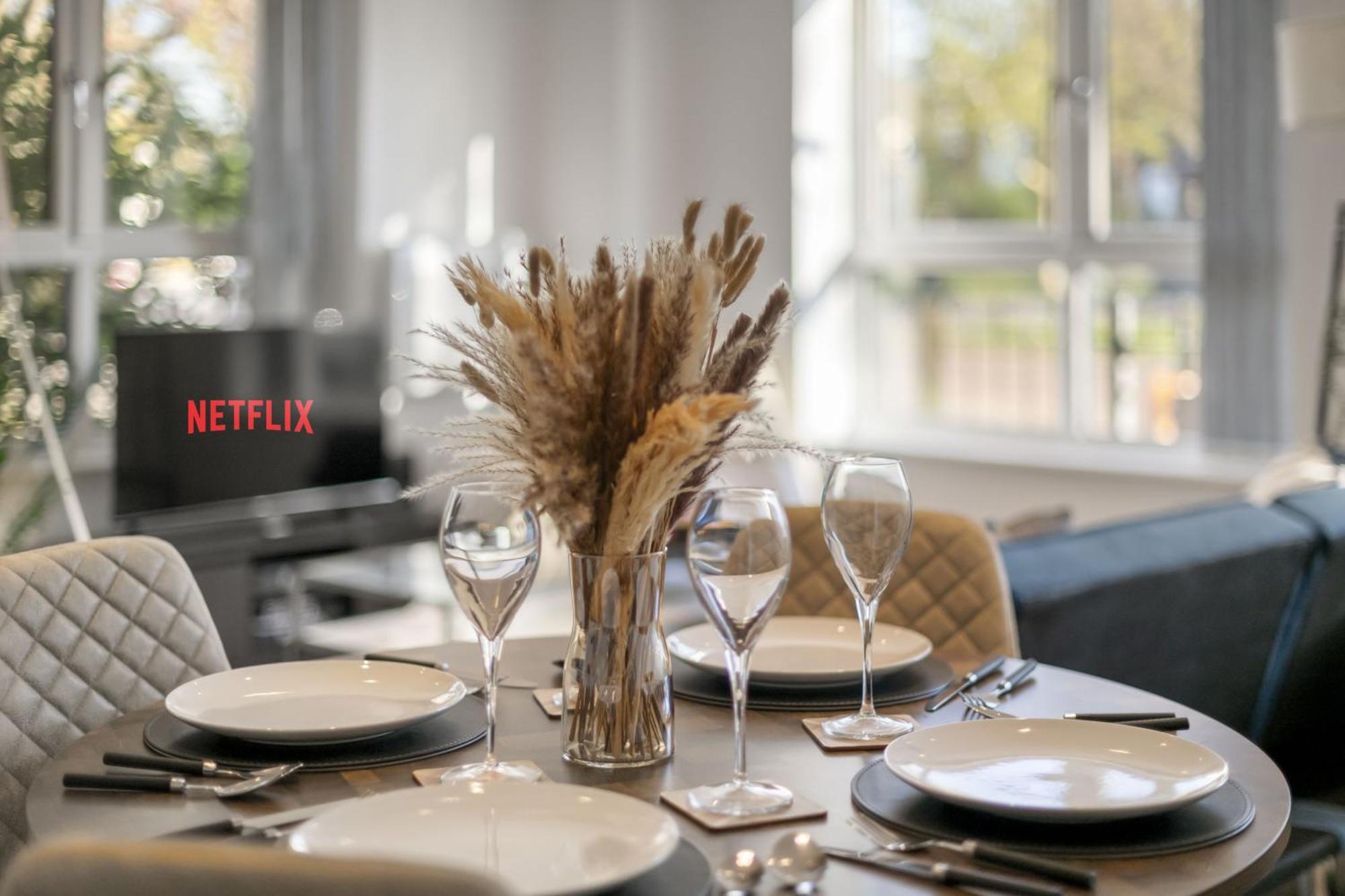 2 Bdr, Wembley Stadium, Parking, Family Friendly Апартаменты *