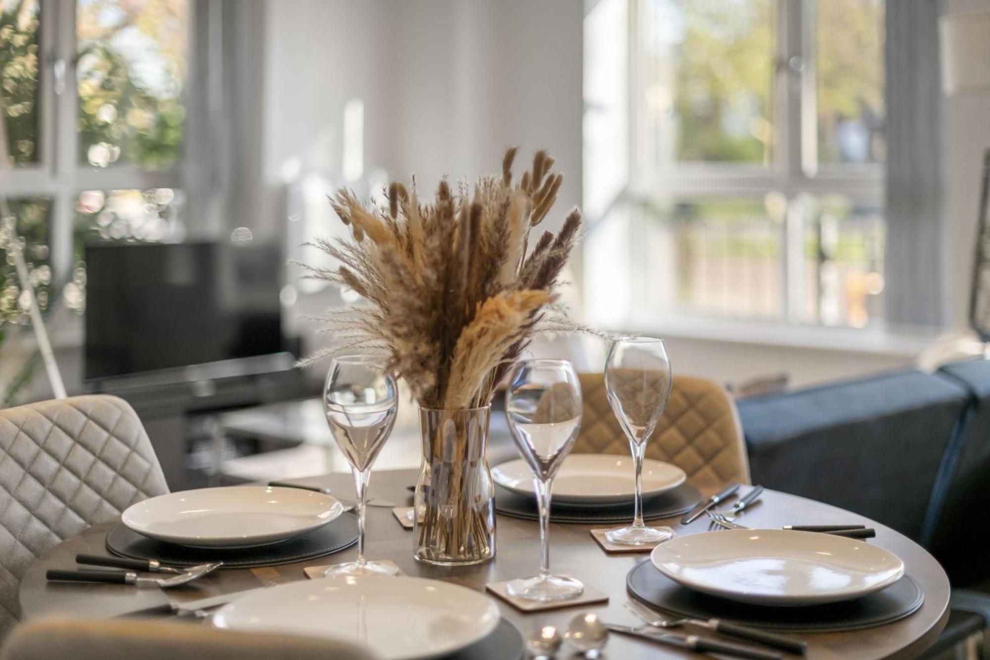 2 Bdr, Wembley Stadium, Parking, Family Friendly Апартаменты *